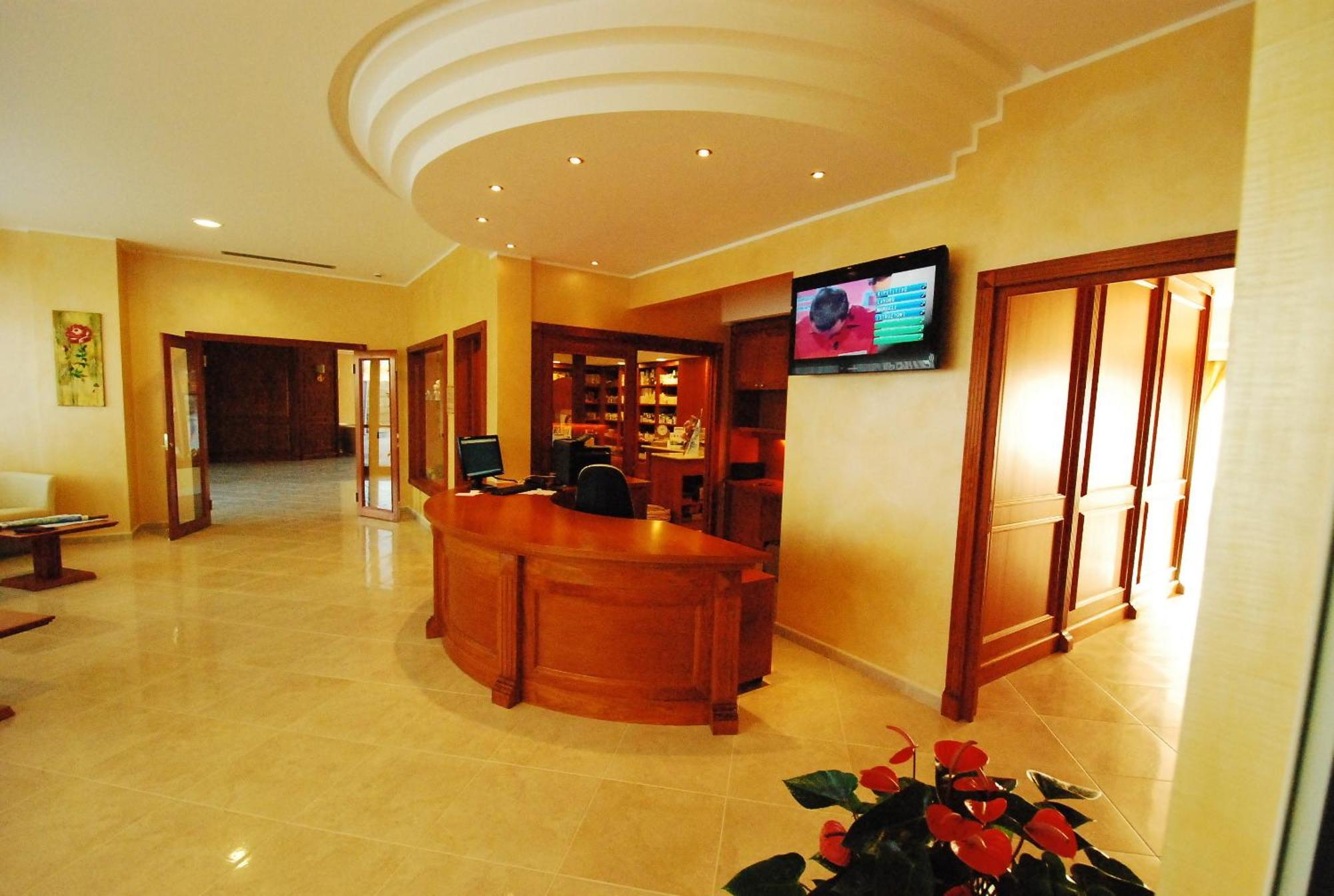 Domus Hotel Bagnoli Del Trigno Esterno foto