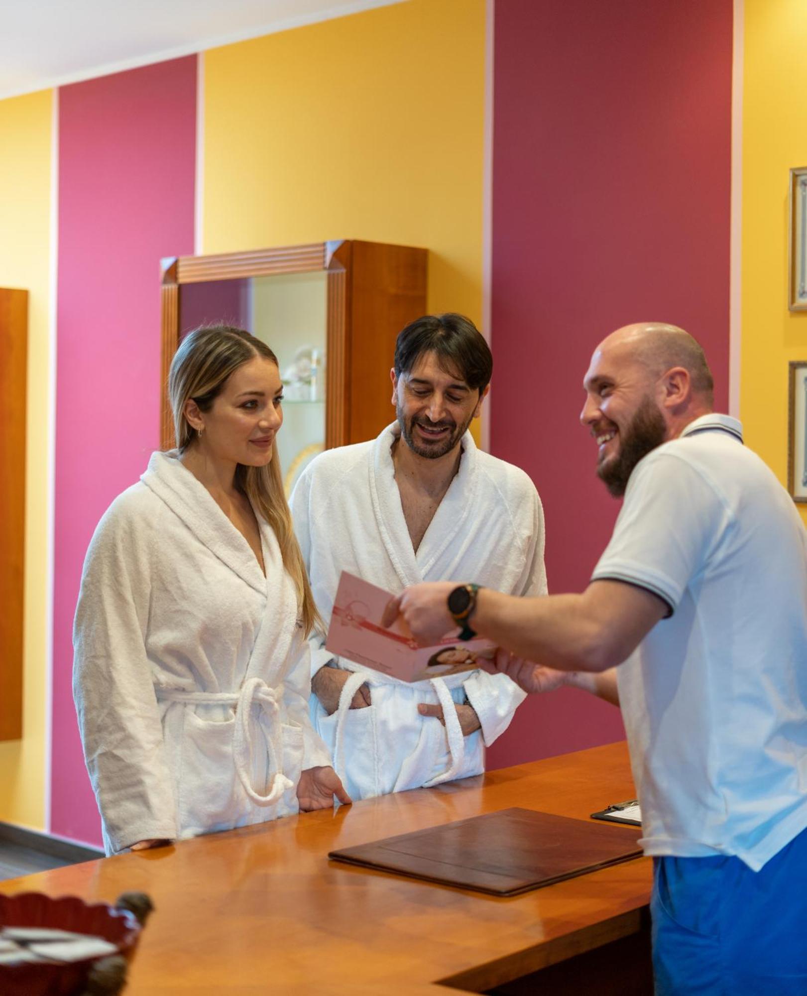 Domus Hotel Bagnoli Del Trigno Esterno foto